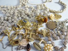 A parcel of yellow and white metal jewellery