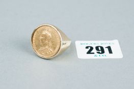 A Victorian Jubilee Head full sovereign signet ring, 20 grms