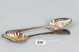 A pair of Georgian silver berry spoons, fern decorated handles, 4.2 ozs, London 1805