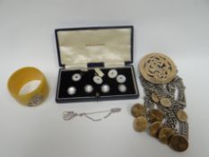 A parcel of mixed jewellery including malachite beads, silver and pearl stock-pin, ethnic silver