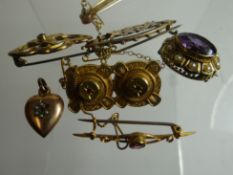 A parcel of mixed gold / yellow metal antique brooches