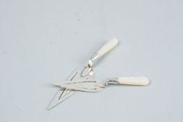 Bookmarkers - two mother of pearl handled silver trowel bookmarks, Birmingham 1914 and Glasgow 1930