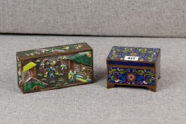 A 19th Century cloisonne enamelled lidded casket with floral decoration, 3 x 4.5 ins (7.5 x 11.5