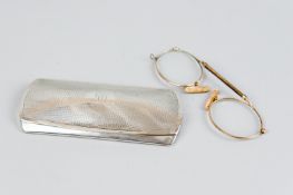 Glasses case - an engine turned oblong silver glasses case, 1.9 ozs gross, Birmingham 1919