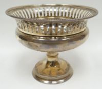 A pierce-work silver comport raised on a circular foot, Sheffield 1908, 6.4ozs