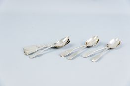 Two sets of four each fiddle patterned silver teaspoons, 3 ozs and 2.5 ozs