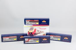 A Bachmann Branch Line Class 220 Virgin Voyager (non-tilt) four car demu titled 'Maiden Voyager' (