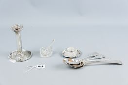 Two silver fiddle patterned dessert spoons and two serving spoons, mixed dates, total 7 ozs, a small