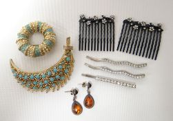 A parcel of costume jewellery