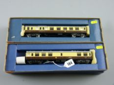 A Liliput GWR Mark I buffet car, W1816, model number 1213 and a Liliput W21194 composite break