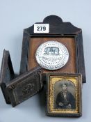 A mounted late 18th/early 19th Century pot lid 'Genuine Bears Grease', Parry & Co, Lombard Street,