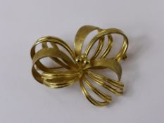 A Lady's 14 ct Yellow Gold Bow Form Brooch, approx 10.7 gms