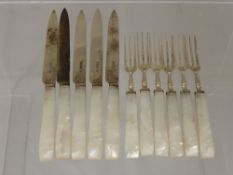 A Set of Silver and Mother of Pearl Fruit Knives, Sheffield hallmark  dated 1937/38, mm GH.