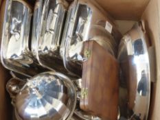 A Quantity of Silver Plated Items, including a box of six grapefruit spoons, teapot, sugar basin,