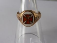 A Gentleman's 9 ct Gold and Enamel Hallmark Masonic Ring, the ring depicting a Maltese Cross, size