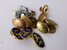 A Miscellaneous Collection of Vintage Gentleman's Cuff Links.