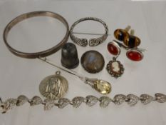 A Collection of Miscellaneous Jewellery and other items including a pair of gentleman's cuff