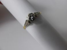 A Lady's 18ct Gold & Platinum Diamond Ring. Dia 4mm, Size P, approx, 1.6 gms