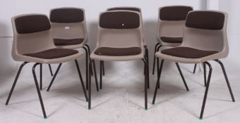 A set of 6 vintage stacking chairs of pl