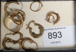 A collection of 9ct gold to include chas