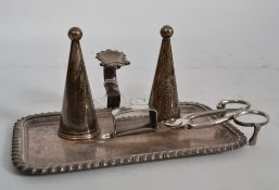 Silver plated Georgian style candle snuf