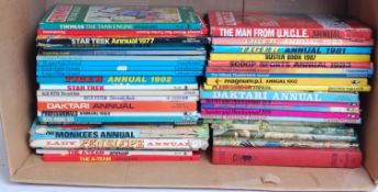 ANNUALS; A nice selection of assorted vi