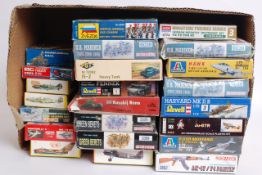 MODEL KITS: 23x plastic model kits - Dra