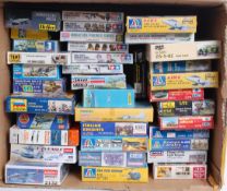 MODEL KITS: 36x model kits - figures and