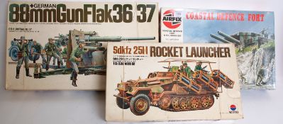 MODEL KITS: A collection of 3x 1970's mo