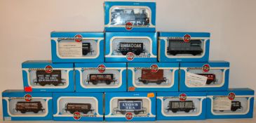 AIRFIX: A collection of 12x vintage Airf