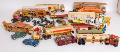 A good assortment of vintage loose dieca