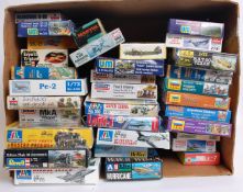 MODEL KITS: 30+ plastic model kits - aer