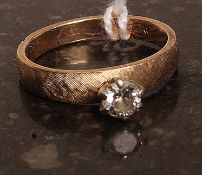 A 14k gold single stone diamond ring 25 pts. Weight 3,2g.