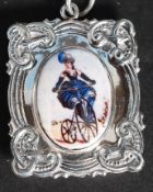 A white metal (stamped 925 indicating si