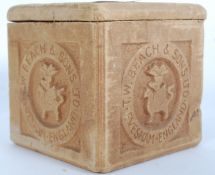 A Queen Elizabeth II commemorative mug i