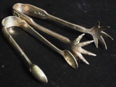 An Edwardian silver pair of sugar tongs