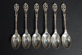 A set of 6 hallmarked silver tea spoons.