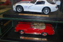 A collection of 5x Maisto 1:18 scale die