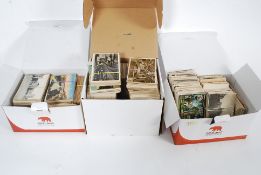 POSTCARDS. A large collection of unsorte