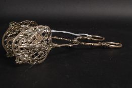 A white metal ( marked ' 800 ' indicatin