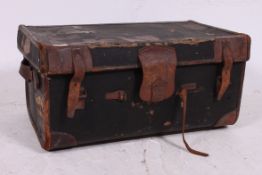 A good early 20th century leather suitca