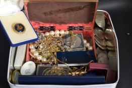 A  collection of costume jewellery to in