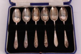 A cased set of 6 silver hallmarked spoon