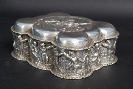 AN EDWARDIAN SILVER ART NOUVEAU CIGAR /