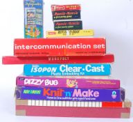 GAMES: A quantity of assorted vintage bo
