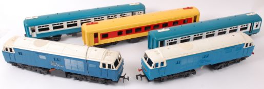 TRIANG; A collection of Triang 0 Guage r