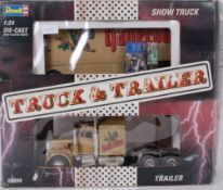 REVELL; A 1:24 scale Revell diecast Truc