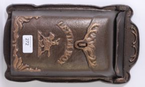 A 20th century cast iron wall hanging le