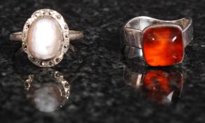 A silver 925 amber ladies dress ring tog