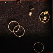 A pair of 9ct gold ladies hinged sleeper earrings together with a pair of 9ct gold ladies hollow